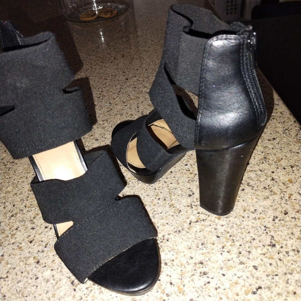 Report black heels, size 8 women's